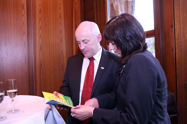 IMG_1973jpgBenefizveranstaltung